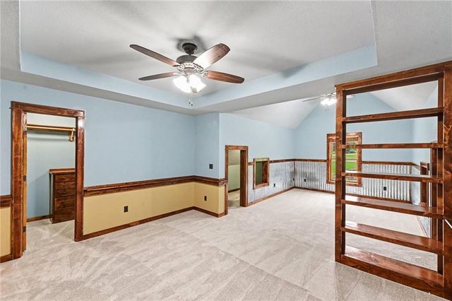 18890 W 252 nd Street, Paola, KS 66071