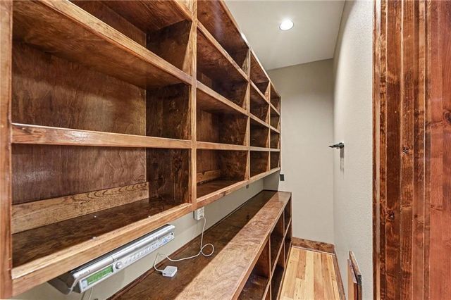 18890 W 252 nd Street, Paola, KS 66071