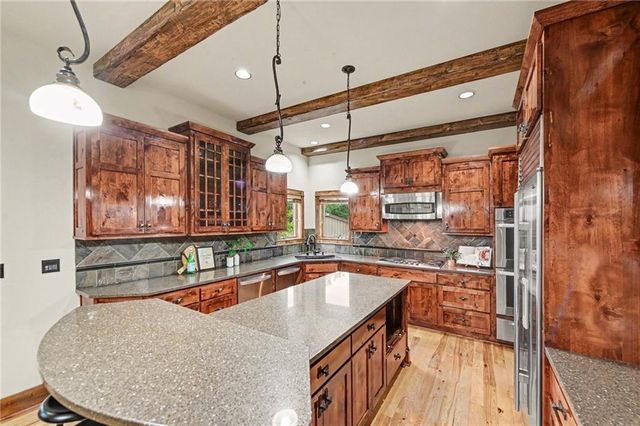 18890 W 252 nd Street, Paola, KS 66071