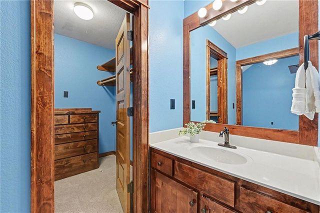 18890 W 252 nd Street, Paola, KS 66071