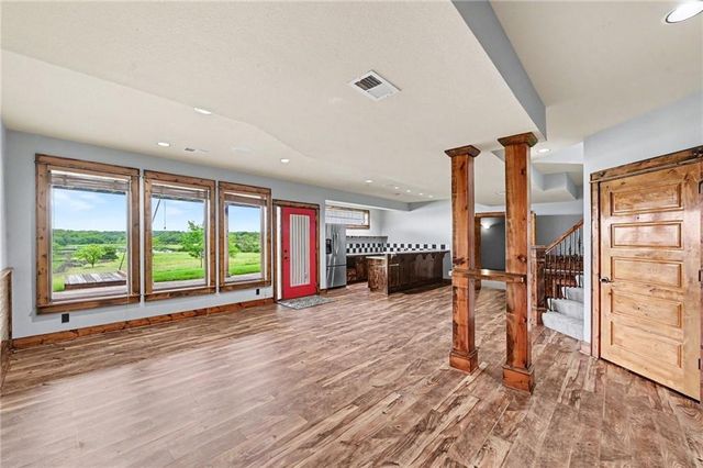 18890 W 252 nd Street, Paola, KS 66071