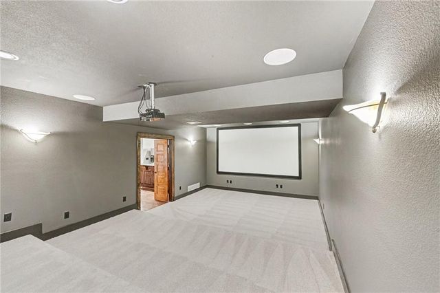 18890 W 252 nd Street, Paola, KS 66071
