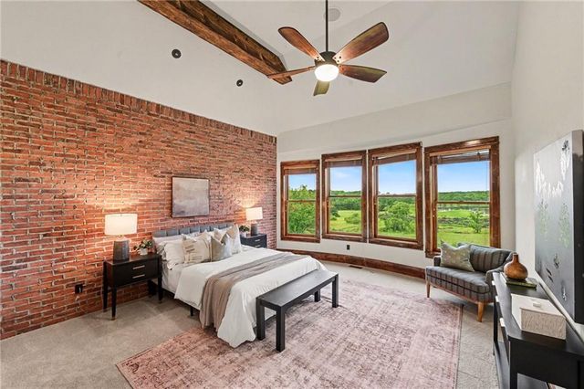 18890 W 252 nd Street, Paola, KS 66071
