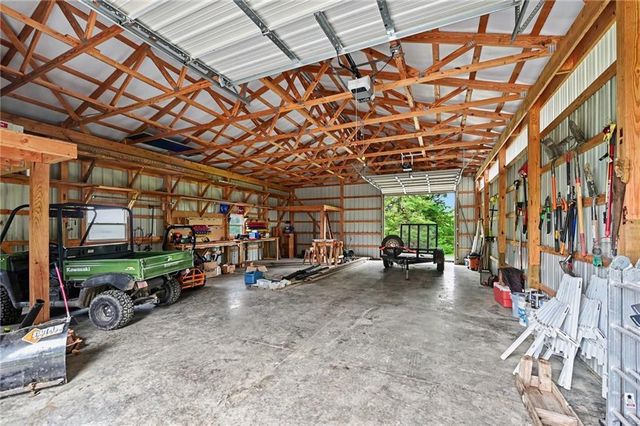 18890 W 252 nd Street, Paola, KS 66071