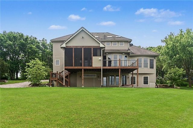 18890 W 252 nd Street, Paola, KS 66071