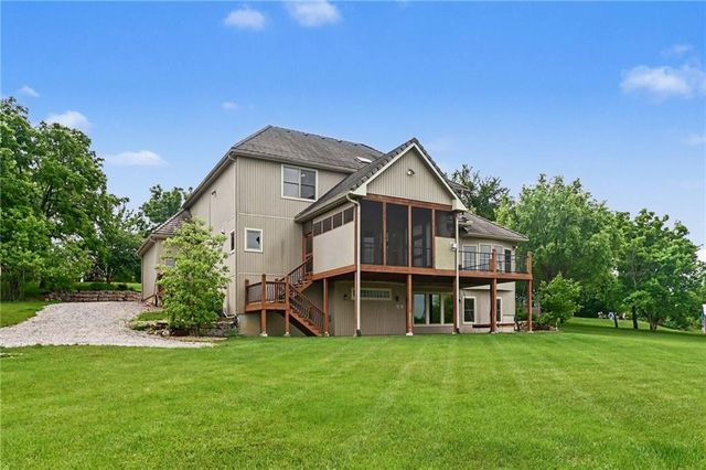18890 W 252 nd Street, Paola, KS 66071