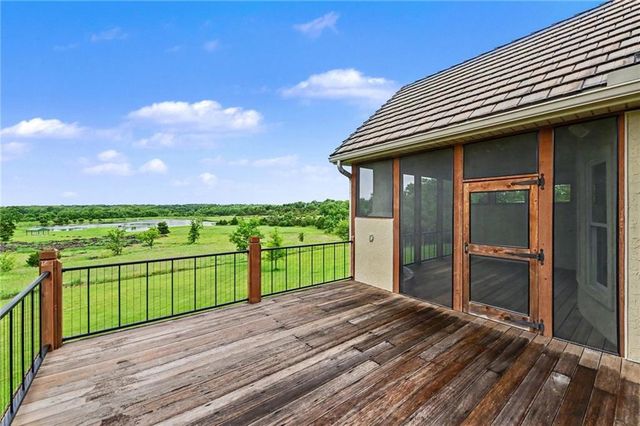 18890 W 252 nd Street, Paola, KS 66071