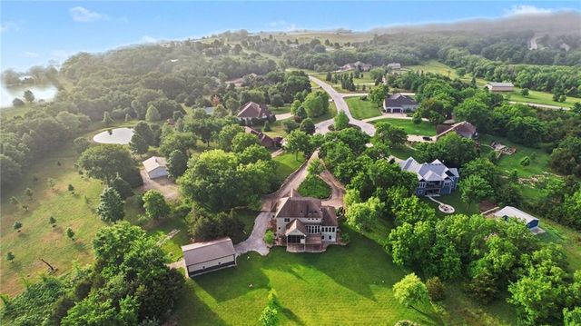 18890 W 252 nd Street, Paola, KS 66071