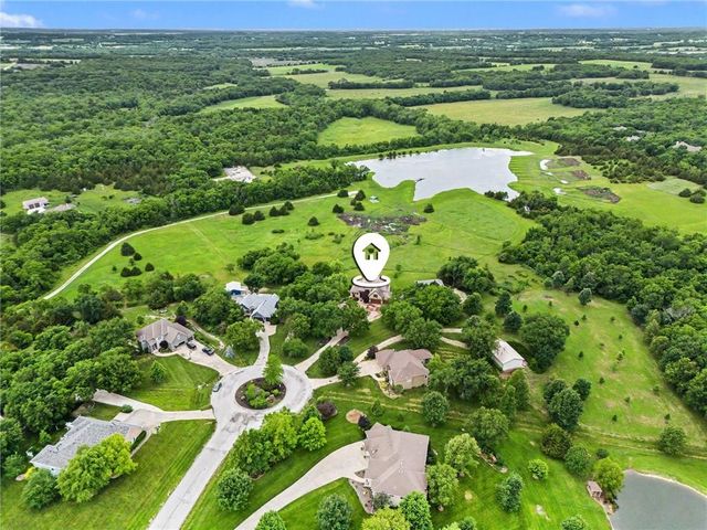 18890 W 252 nd Street, Paola, KS 66071