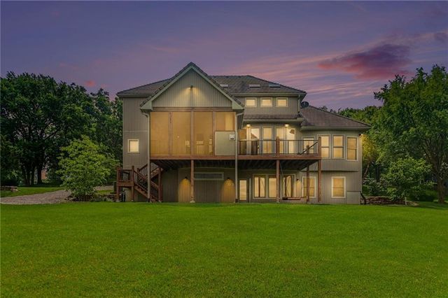 18890 W 252 nd Street, Paola, KS 66071