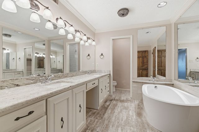 6504 Riviera Drive, North Richland Hills, TX 76180