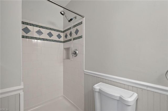 409 25th St Apt 106, Virginia Beach, VA 23451