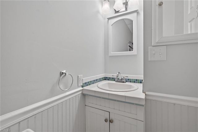 409 25th St Apt 106, Virginia Beach, VA 23451