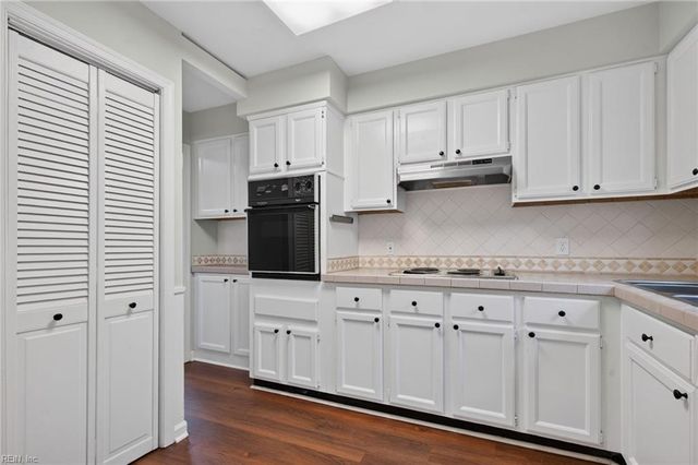 409 25th St Apt 106, Virginia Beach, VA 23451