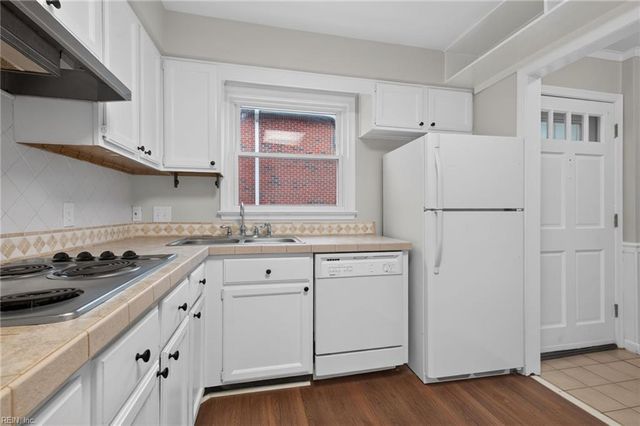 409 25th St Apt 106, Virginia Beach, VA 23451