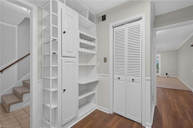 409 25th St Apt 106, Virginia Beach, VA 23451