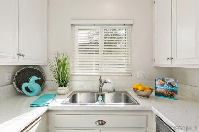 4186 Camino Islay, San Diego, CA 92122