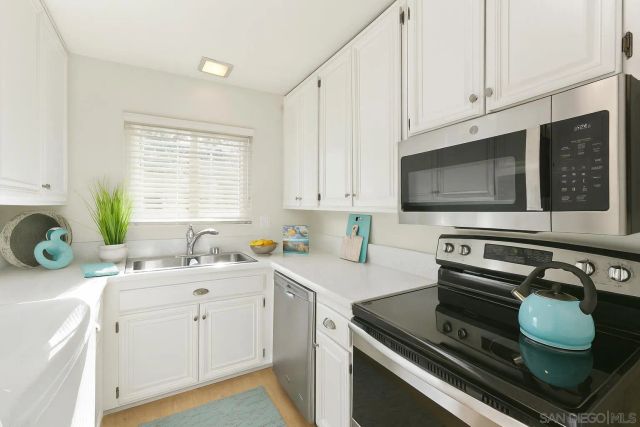 4186 Camino Islay, San Diego, CA 92122