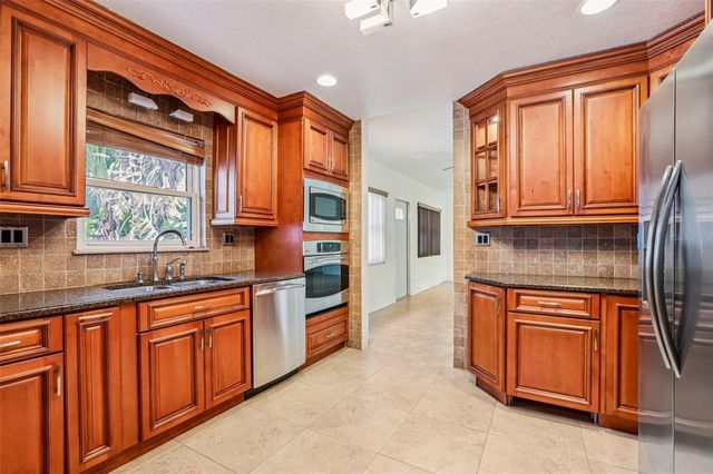 215 S WEST SHORE BOULEVARD, Tampa, FL 33609