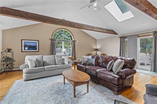 157 Tara Lane, Woonsocket, RI 02895