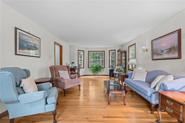 157 Tara Lane, Woonsocket, RI 02895