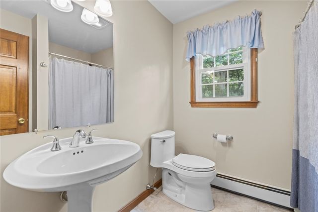 157 Tara Lane, Woonsocket, RI 02895
