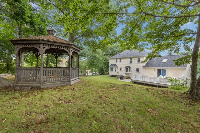 157 Tara Lane, Woonsocket, RI 02895