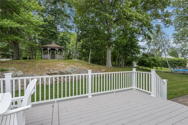 157 Tara Lane, Woonsocket, RI 02895