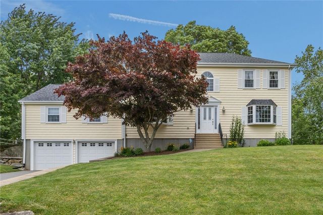 157 Tara Lane, Woonsocket, RI 02895