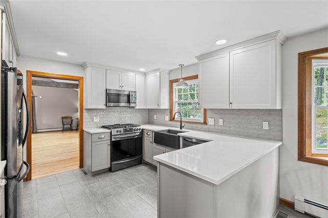 157 Tara Lane, Woonsocket, RI 02895