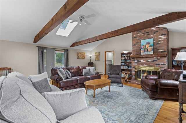157 Tara Lane, Woonsocket, RI 02895