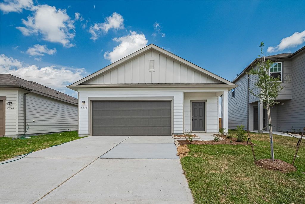 8510 Ora Meadows Drive, Richmond, TX 77469