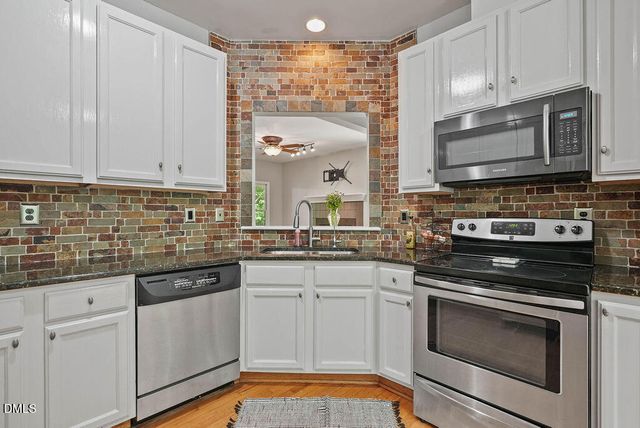 240 Mcgregor Woods Road, Chapel Hill, NC 27517