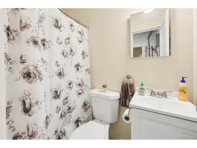 440 Zenobia St, Denver, CO 80204