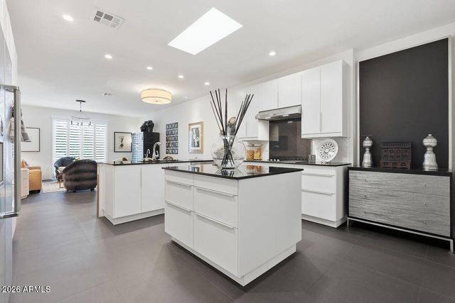 3710 E HAZELWOOD Street, Phoenix, AZ 85018