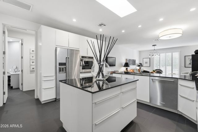3710 E HAZELWOOD Street, Phoenix, AZ 85018