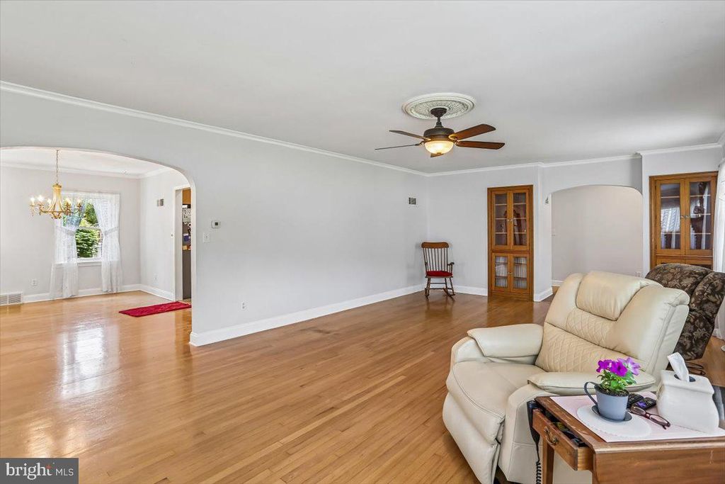 Image 11 of property listing at 321 N 3RD ST, Oakland, MD 21550