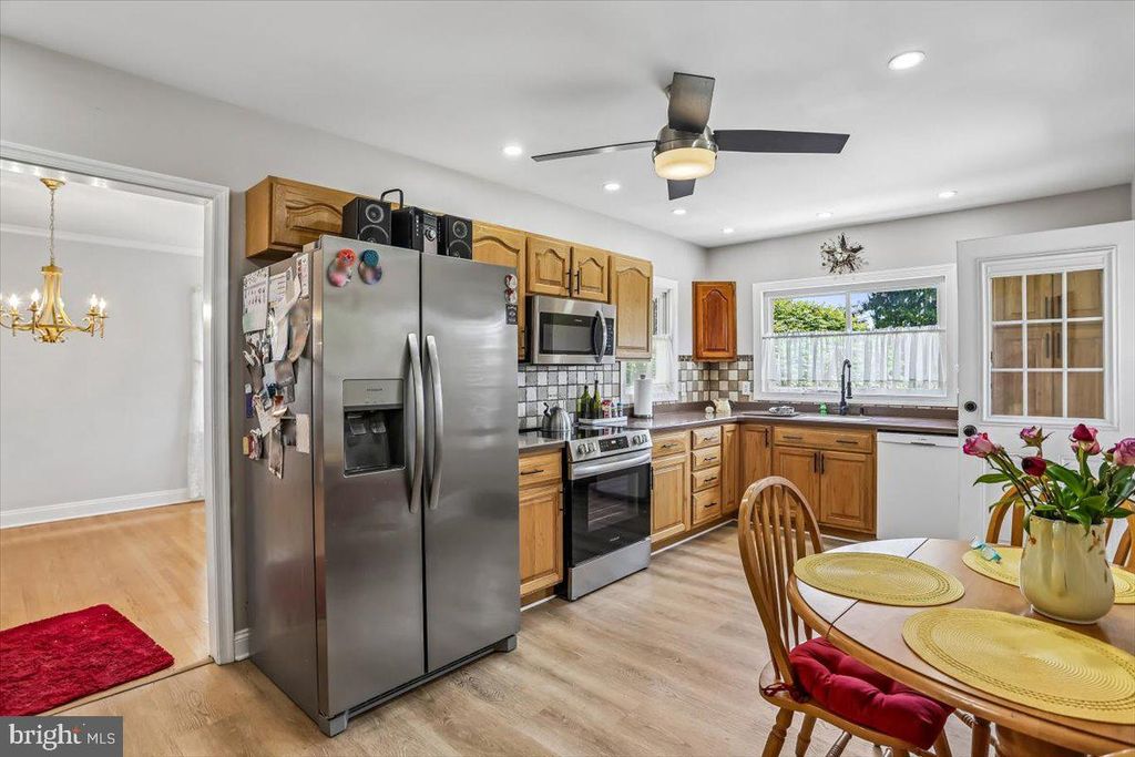 Image 13 of property listing at 321 N 3RD ST, Oakland, MD 21550