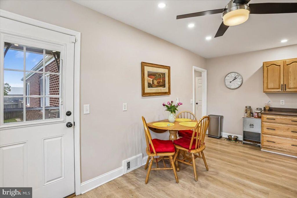 Image 15 of property listing at 321 N 3RD ST, Oakland, MD 21550