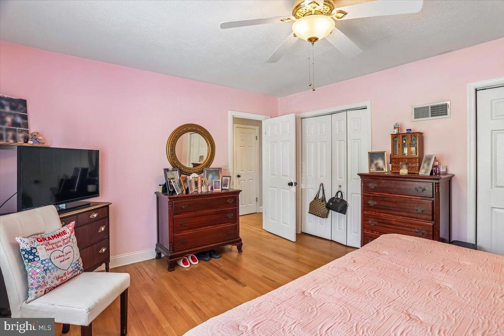 Image 18 of property listing at 321 N 3RD ST, Oakland, MD 21550