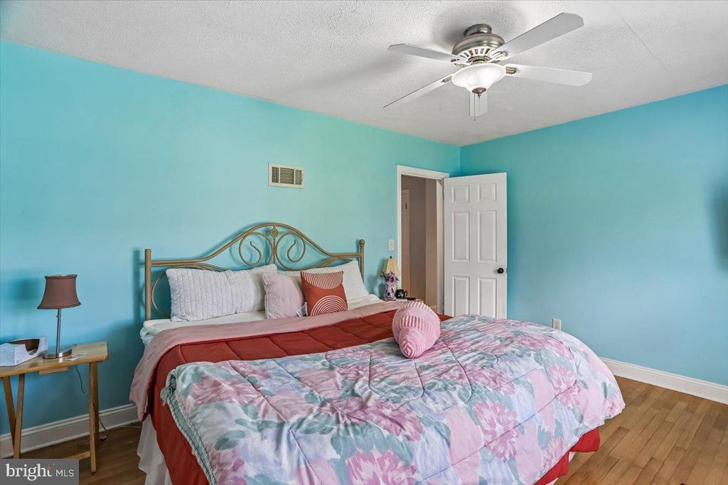 Image 22 of property listing at 321 N 3RD ST, Oakland, MD 21550