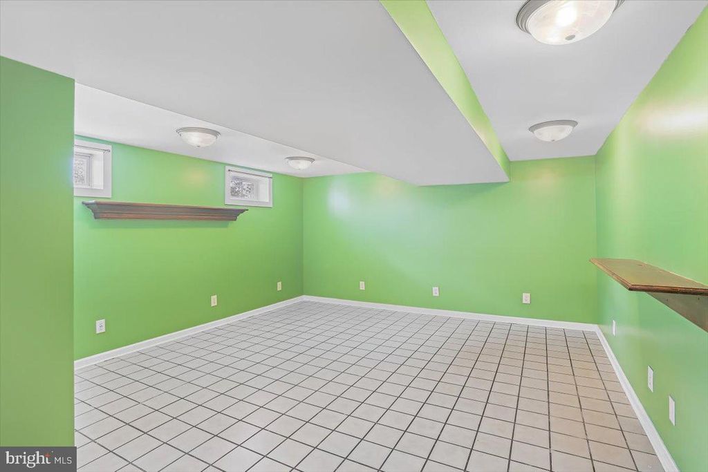 Image 27 of property listing at 321 N 3RD ST, Oakland, MD 21550