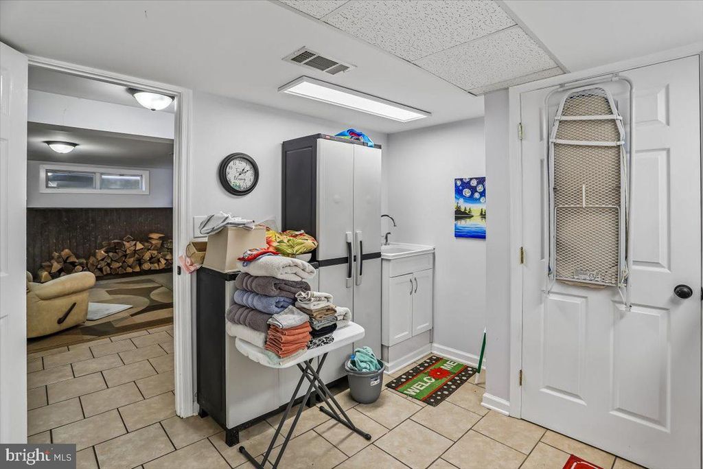 Image 31 of property listing at 321 N 3RD ST, Oakland, MD 21550