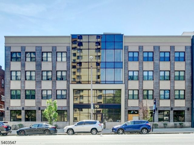 90 Clinton Ave 204, Newark City, NJ 07114