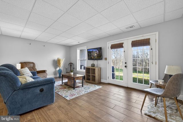 17 STONEWALL CT, Middleburg, VA 20117