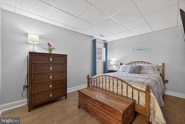 17 STONEWALL CT, Middleburg, VA 20117