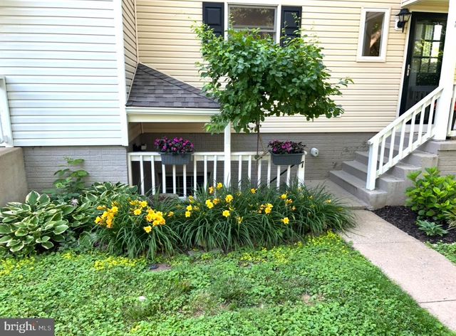 17 STONEWALL CT, Middleburg, VA 20117