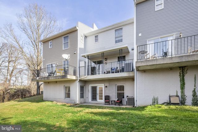 17 STONEWALL CT, Middleburg, VA 20117