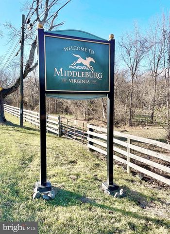 17 STONEWALL CT, Middleburg, VA 20117