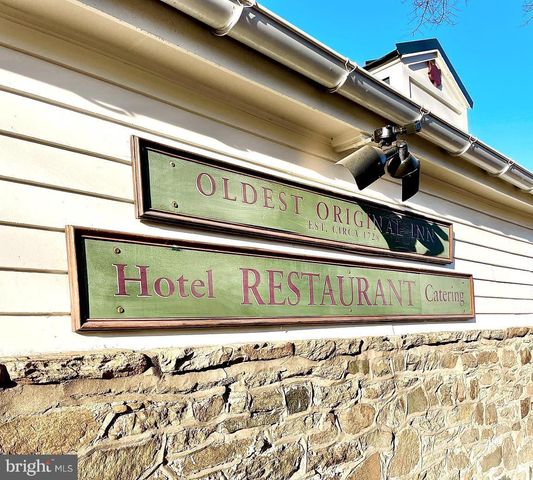 17 STONEWALL CT, Middleburg, VA 20117